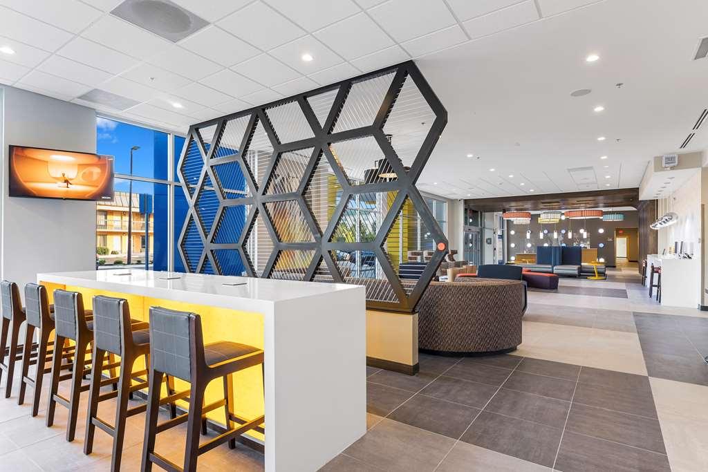 Glo Best Western Savannah-Gateway I-95 Интериор снимка
